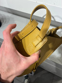 Sac hobo en cuir lisse jaune moutarde