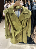 Trench court ceinturé en coton technique vert olive
