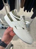 Sneakers basses en cuir blanc et kaki signature