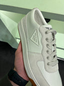 Sneakers en cuir et daim gris perle