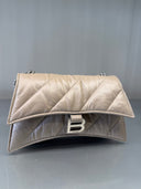 Sac matelassé taupe à chaîne argentée – Crush Chain Bag XS