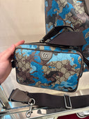Sac bandoulière monogrammé camouflage bleu