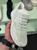 Sneakers techniques en maille blanche