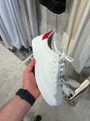 Sneakers basses en cuir blanc et rouge
