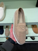 Chaussures basses slip-on en toile beige