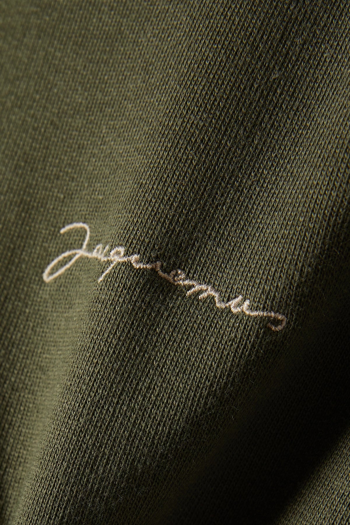 Le hoodie Brode Jacquemus Dark Khaki — vue 4