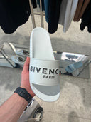 Sandales slides logo en caoutchouc gris clair
