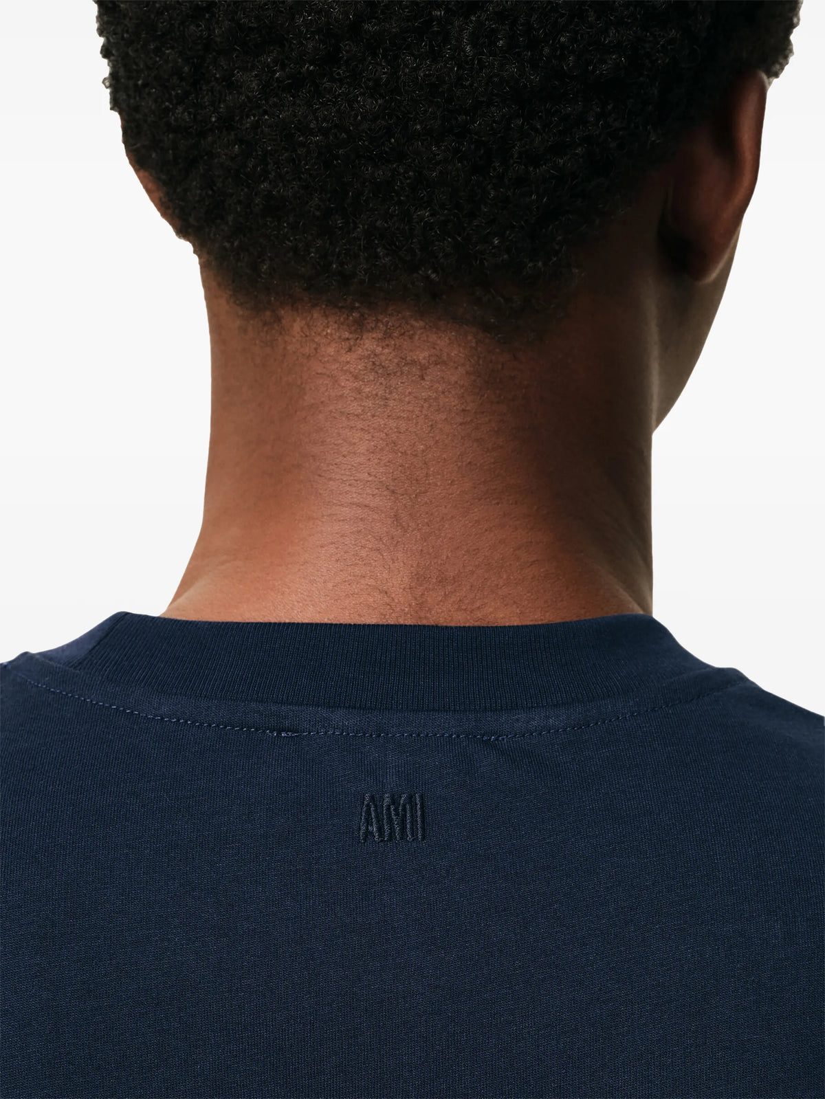 T-shirt Bleu Marine Ami de Coeur Rouge en Coton — Ami Paris — vue 6