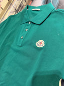 Polo en coton piqué vert sapin à bandes tricolores latérales