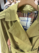 Trench court ceinturé en coton technique vert olive