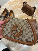 Mini pochette triangulaire GG Blondie camel