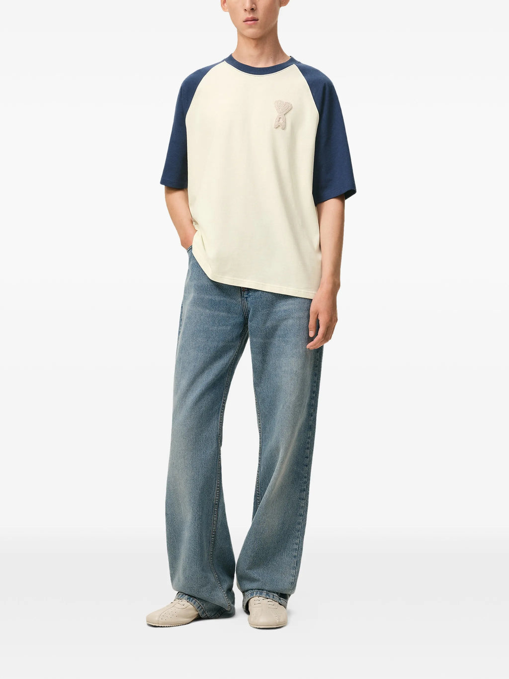 T-shirt Beige Patch Ami de Coeur Bicolore Marine — Ami Paris — vue 2