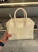 Sac à main structuré en cuir lisse ivoire