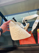 Sac banane en crochet blanc à bandoulière ajustable