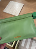 Pochette Le Rond Carré en cuir vert sauge