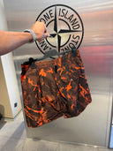 Short de bain imprimé camouflage orange et noir