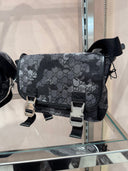 Sac bandoulière messenger monogrammé camouflage gris anthracite