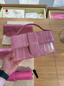 Sac épaule Le Grand Bambino en cuir d’anguille rose mauve