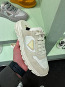 Sneakers mule runner en nylon et suède blanc cassé