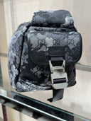 Sac bandoulière monogrammé camouflage gris anthracite