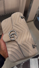 Sac à rabat GG Marmont en cuir nubuck matelassé