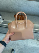 Sac à main structuré en cuir lisse rose blush