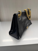 Sac porté épaule Crush Chain Large en cuir froissé noir