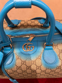 Sac de voyage GG Supreme effet spray bleu électrique