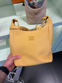 Sac seau en cuir grainé jaune pastel