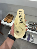 Sandales plates à entredoigt en cuir nappa beige