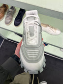 Sneakers techniques Cloudbust Thunder blanches et grises