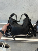 Sac hobo en cuir grainé à bandoulière ajustable