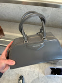 Sac à main structuré en cuir gris foncé