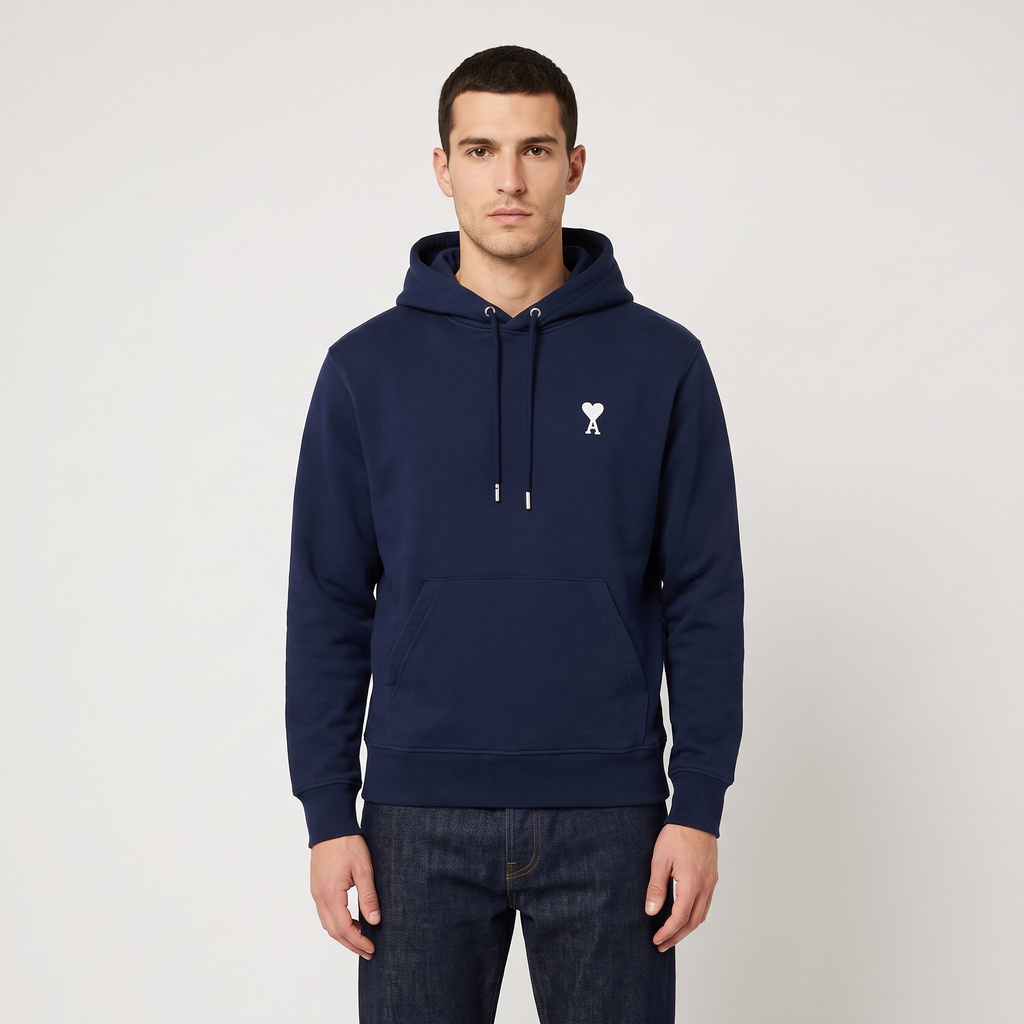 Hoodie Bleu Marine Ami de Coeur Blanc en Coton – porté – face