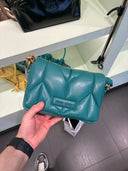 Sac porté épaule matelassé en cuir bleu lagon