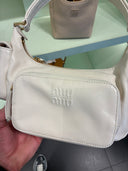 Sac porté épaule en cuir ivoire à poches multiples