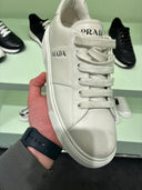 Sneakers plateforme en cuir blanc cassé