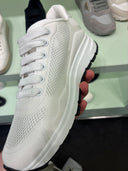 Sneakers techniques en maille blanche