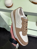 Sneakers en cuir et daim blanc cassé et beige sable