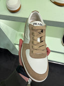 Sneakers en cuir et daim blanc cassé et beige sable