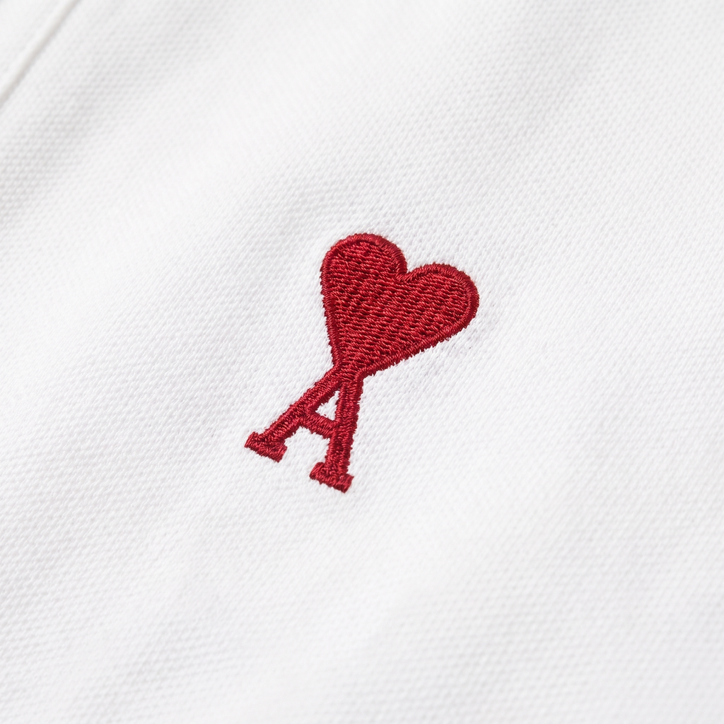 Polo Manches Courtes Ami De Coeur en Coton – détail du logo