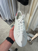 Sneakers basses en cuir blanc et rouge
