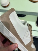 Sneakers en cuir et daim blanc cassé et beige sable