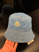 Bob en denim bleu clair à logo brodé