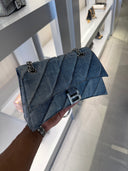 Sac en denim matelassé bleu à chaîne anthracite – Crush Chain Bag XS