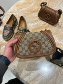 Mini pochette triangulaire GG Blondie camel