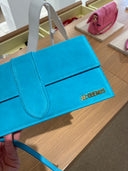 Sac épaule Le Bambino Long en cuir suédé bleu turquoise
