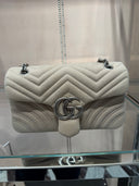 Sac à rabat GG Marmont en cuir nubuck matelassé