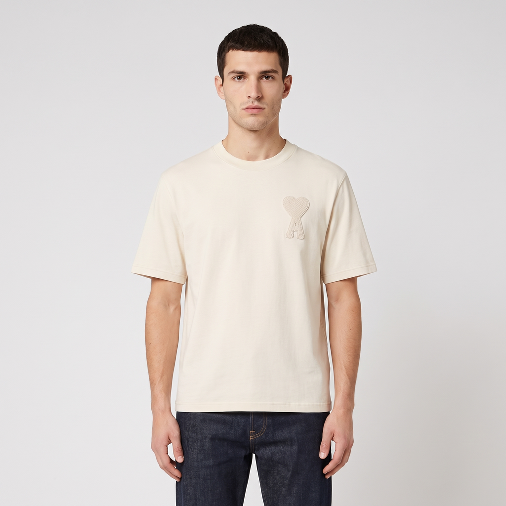 T-Shirt Beige Patch Ami de Coeur Beige En Coton – porté – face