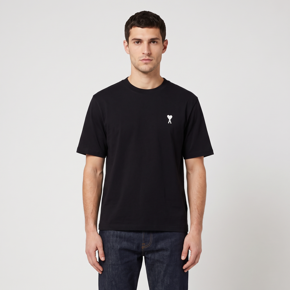 T-shirt Noir Ami de Coeur Place des Victoires – porté – face